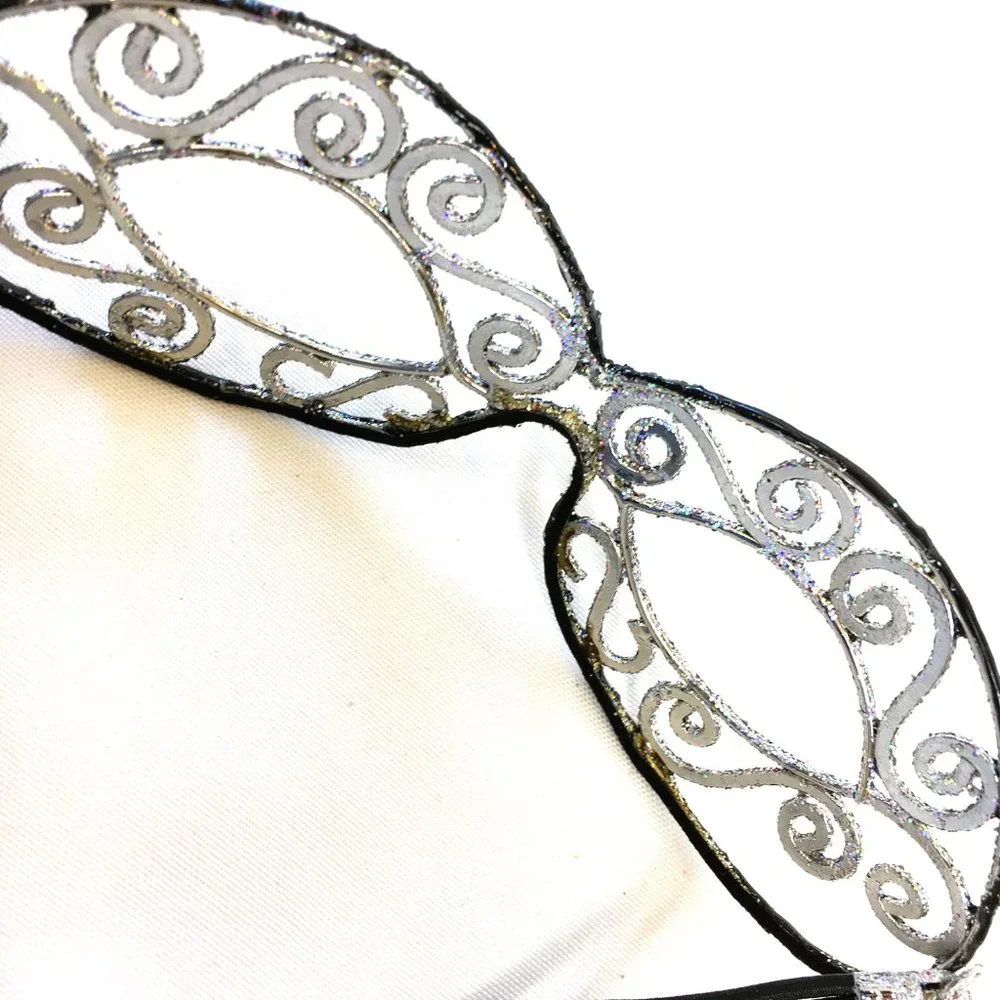 Harlequin Mask Metal Silver & Black VTG * NWOT